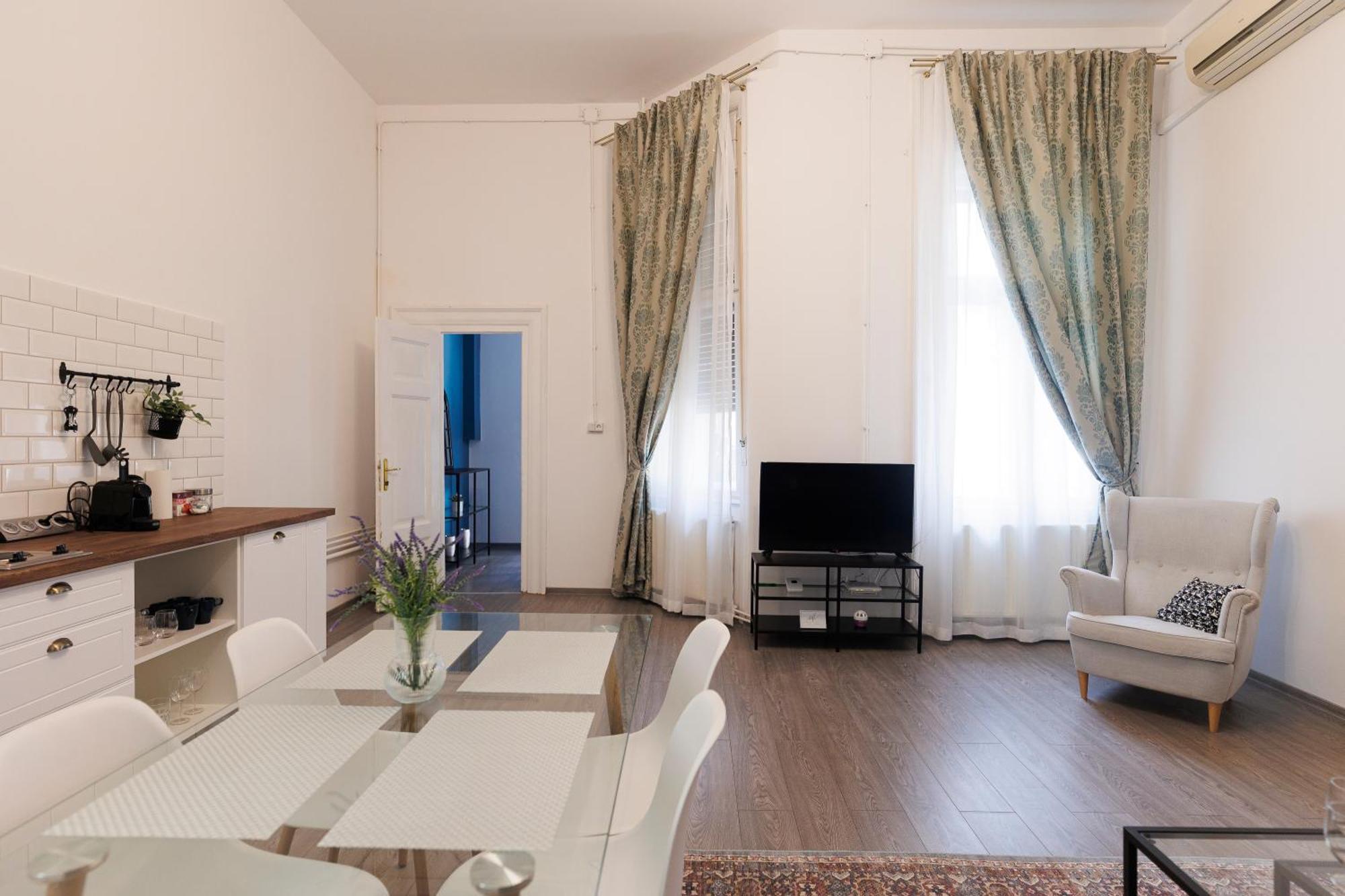 טימישוארה Hidden Gem In The Hearth Of Historical City Center מראה חיצוני תמונה
