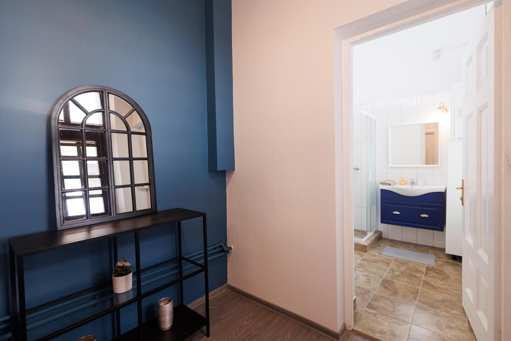 טימישוארה Hidden Gem In The Hearth Of Historical City Center מראה חיצוני תמונה